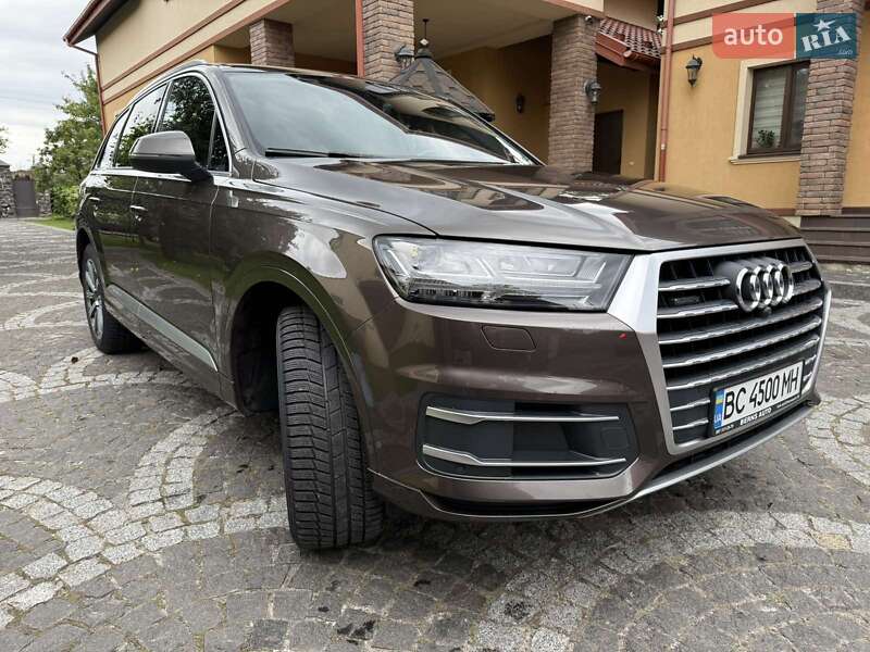 Позашляховик / Кросовер Audi Q7 2019 в Львові