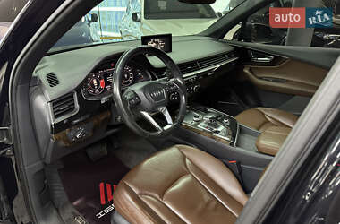 Позашляховик / Кросовер Audi Q7 2016 в 