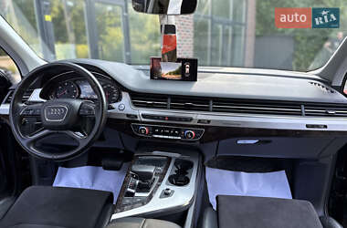 Внедорожник / Кроссовер Audi Q7 2015 в 