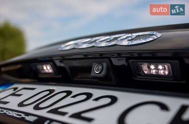 Внедорожник / Кроссовер Audi Q7 2016 в 