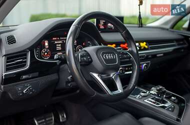 Внедорожник / Кроссовер Audi Q7 2016 в 