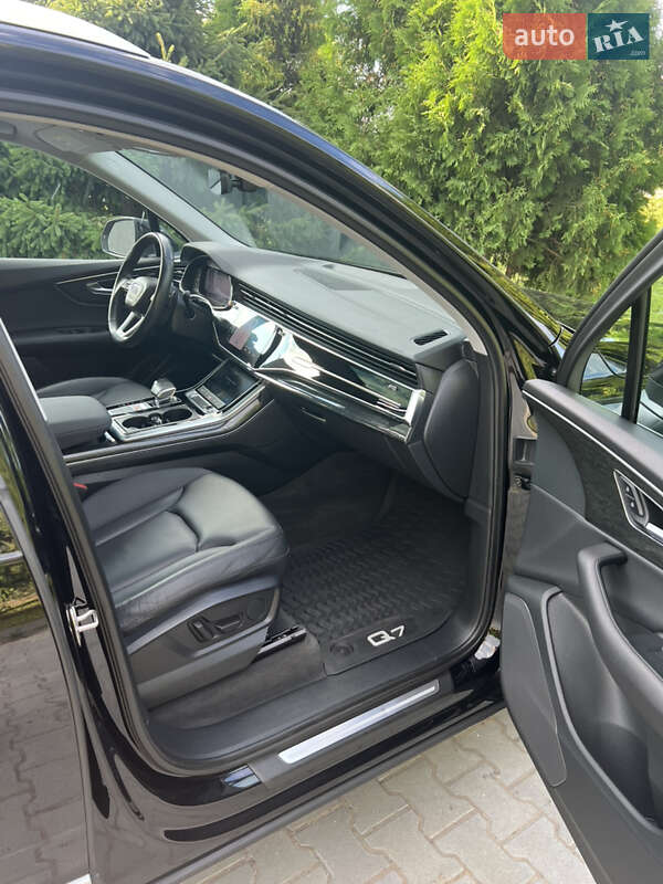 Позашляховик / Кросовер Audi Q7 2020 в Івано-Франківську