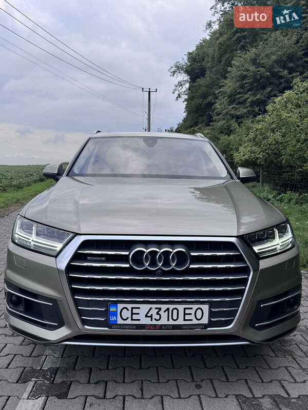 Внедорожник / Кроссовер Audi Q7 2017 в Черновцах