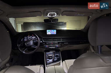 Внедорожник / Кроссовер Audi Q7 2017 в 
