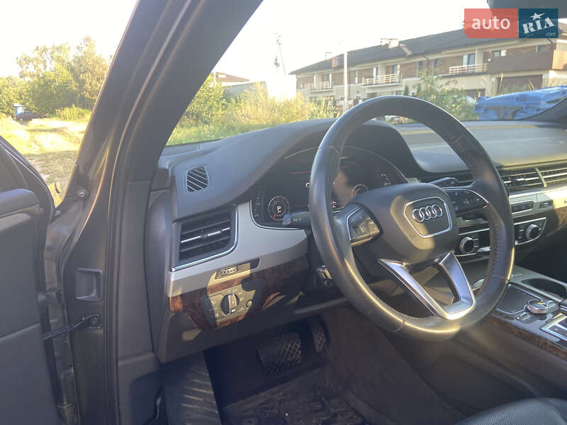 Внедорожник / Кроссовер Audi Q7 2019 в Ужгороде