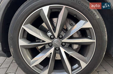 Внедорожник / Кроссовер Audi Q7 2020 в 