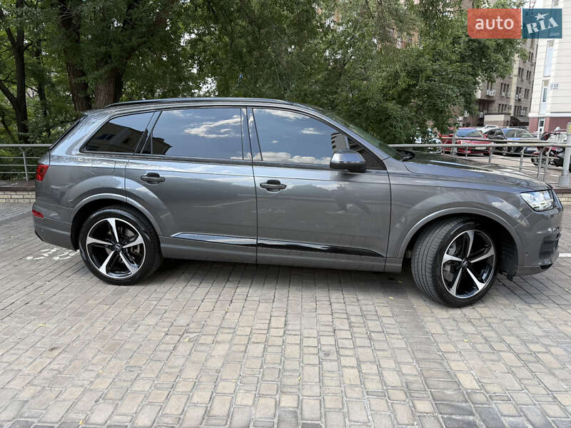 Внедорожник / Кроссовер Audi Q7 2018 в Киеве