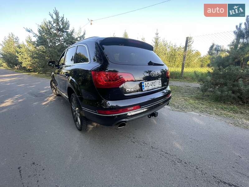 Внедорожник / Кроссовер Audi Q7 2013 в Ужгороде