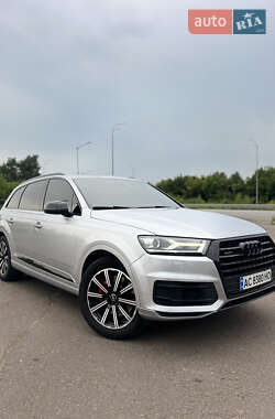 Внедорожник / Кроссовер Audi Q7 2017 в Ровно