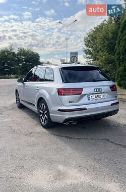 Внедорожник / Кроссовер Audi Q7 2017 в 