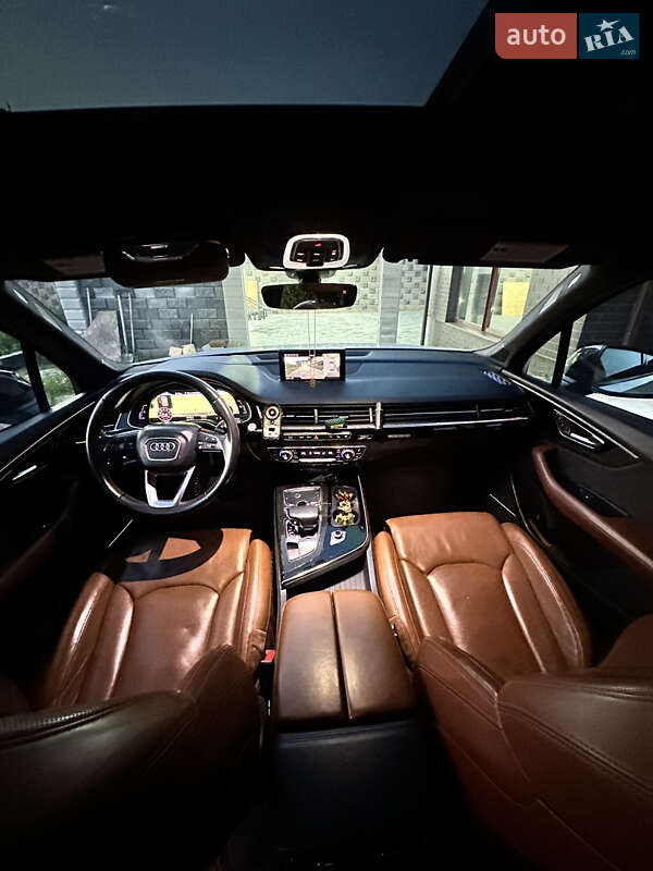 Внедорожник / Кроссовер Audi Q7 2017 в Луцке