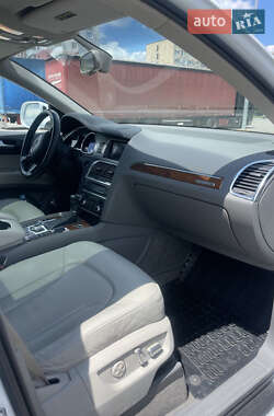 Внедорожник / Кроссовер Audi Q7 2014 в 