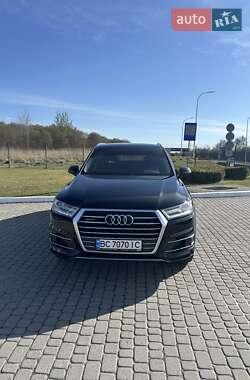 Внедорожник / Кроссовер Audi Q7 2016 в 