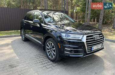 Внедорожник / Кроссовер Audi Q7 2016 в 