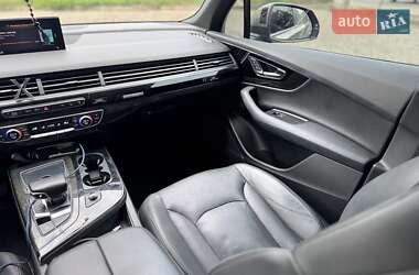 Внедорожник / Кроссовер Audi Q7 2016 в 