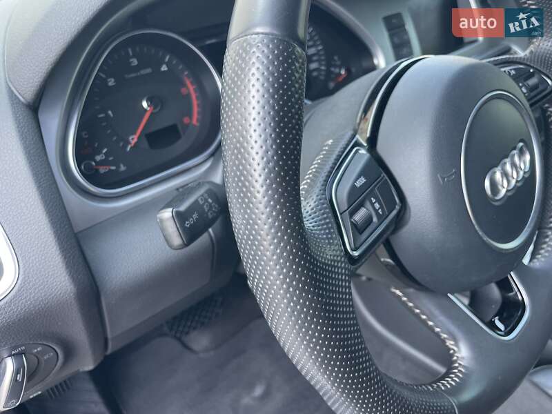 Внедорожник / Кроссовер Audi Q7 2014 в Черновцах