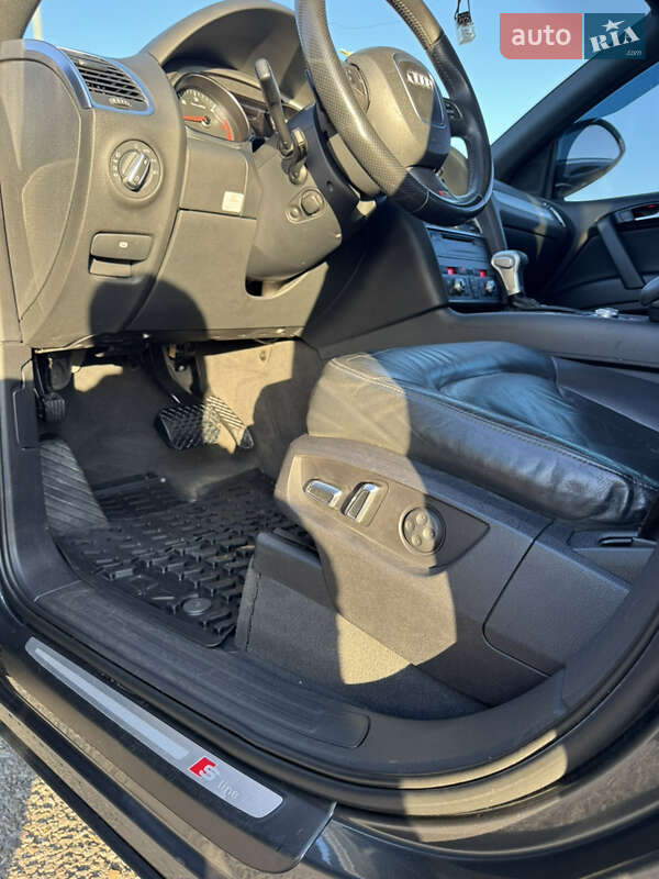 Внедорожник / Кроссовер Audi Q7 2010 в Черновцах