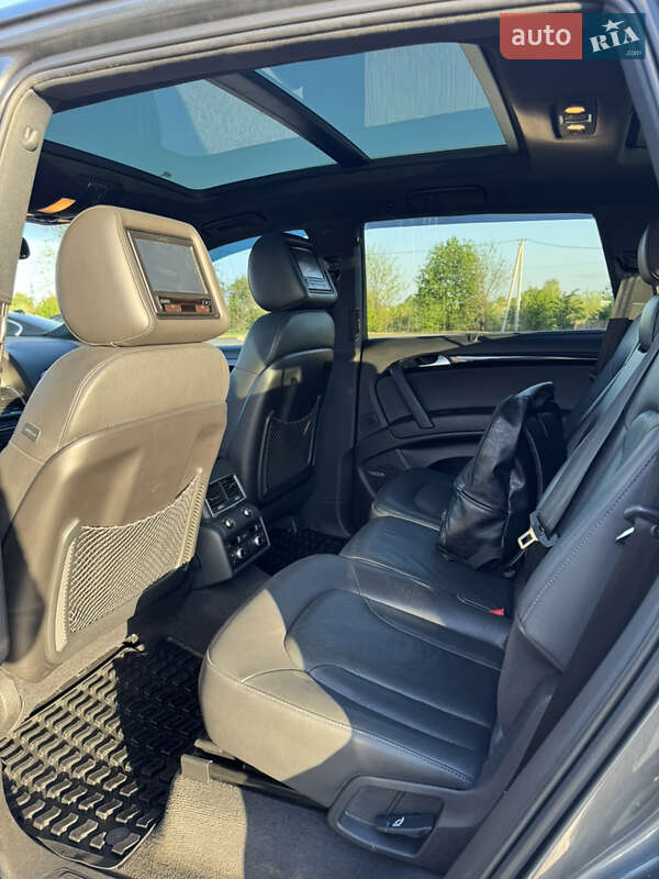 Внедорожник / Кроссовер Audi Q7 2010 в Черновцах