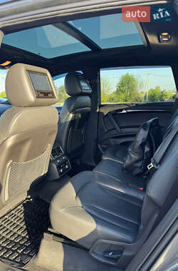 Позашляховик / Кросовер Audi Q7 2010 в 
