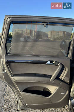 Позашляховик / Кросовер Audi Q7 2010 в 