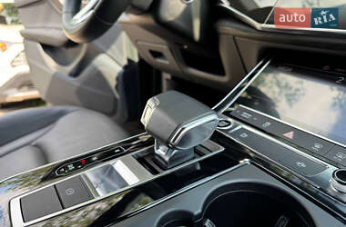 Внедорожник / Кроссовер Audi Q7 2021 в 