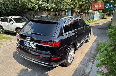 Внедорожник / Кроссовер Audi Q7 2021 в 