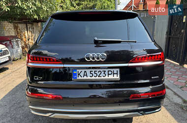 Внедорожник / Кроссовер Audi Q7 2021 в 