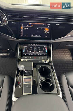 Внедорожник / Кроссовер Audi Q7 2021 в 