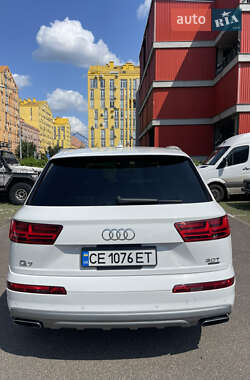 Внедорожник / Кроссовер Audi Q7 2016 в 