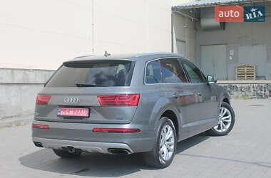 Позашляховик / Кросовер Audi Q7 2017 в 