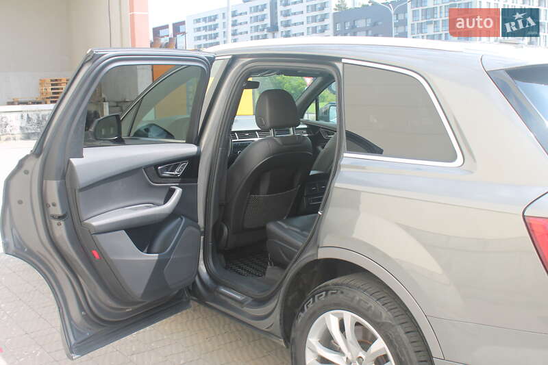 Внедорожник / Кроссовер Audi Q7 2017 в Львове