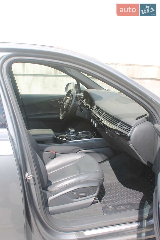 Внедорожник / Кроссовер Audi Q7 2017 в Львове