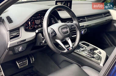 Внедорожник / Кроссовер Audi Q7 2018 в 