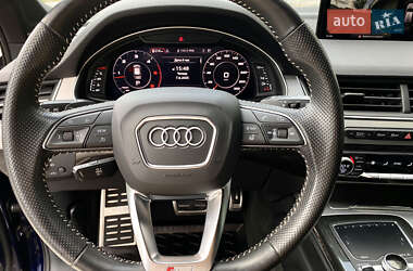 Внедорожник / Кроссовер Audi Q7 2018 в 