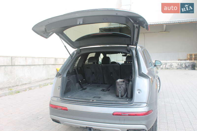 Внедорожник / Кроссовер Audi Q7 2017 в Львове