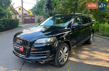 Позашляховик / Кросовер Audi Q7 2015 в 