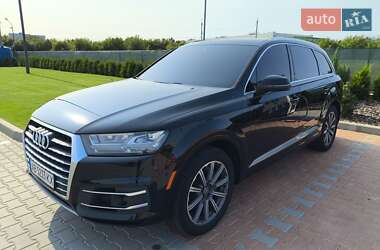 Внедорожник / Кроссовер Audi Q7 2015 в 