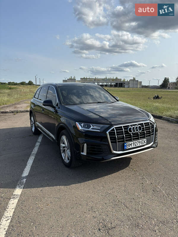 Внедорожник / Кроссовер Audi Q7 2019 в 