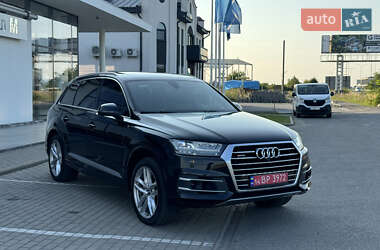 Внедорожник / Кроссовер Audi Q7 2017 в 