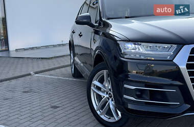 Внедорожник / Кроссовер Audi Q7 2017 в 