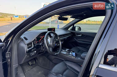 Внедорожник / Кроссовер Audi Q7 2017 в 