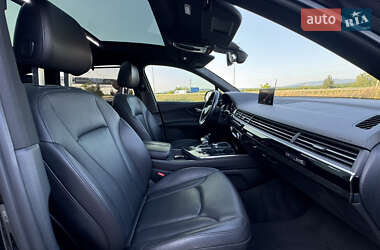 Внедорожник / Кроссовер Audi Q7 2017 в 