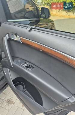 Позашляховик / Кросовер Audi Q7 2011 в 