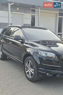 Позашляховик / Кросовер Audi Q7 2011 в 