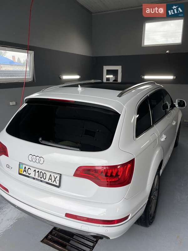Позашляховик / Кросовер Audi Q7 2012 в Луцьку