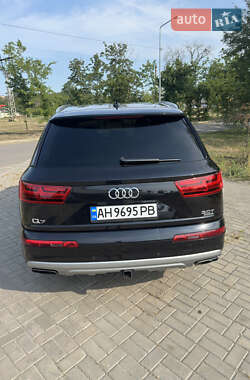 Внедорожник / Кроссовер Audi Q7 2017 в 