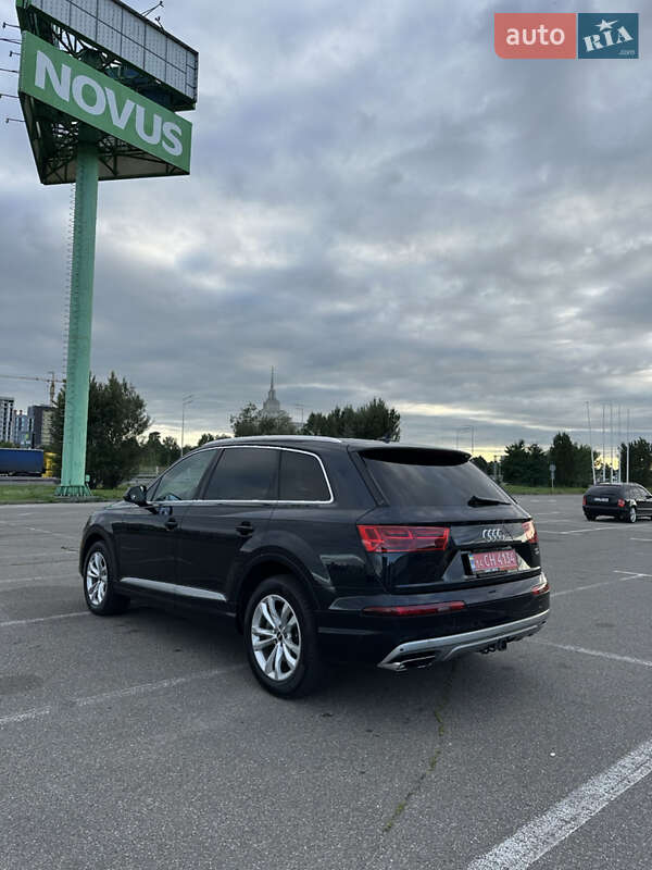 Позашляховик / Кросовер Audi Q7 2016 в Києві