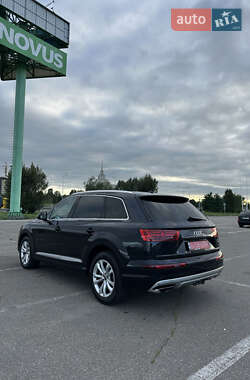Позашляховик / Кросовер Audi Q7 2016 в 