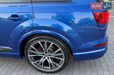 Внедорожник / Кроссовер Audi Q7 2016 в 