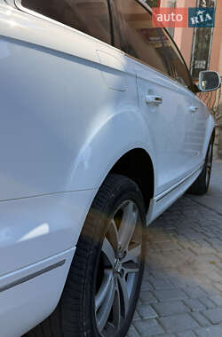 Внедорожник / Кроссовер Audi Q7 2012 в 